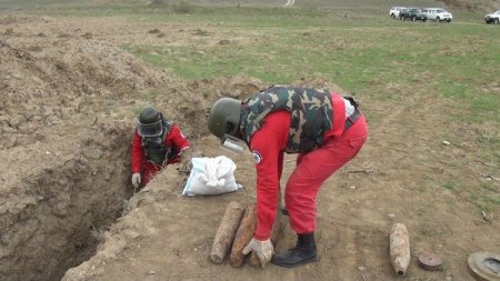 Ağstafada toplanan partlamamış hərbi sursatlar zərərsizləşdirilib - FOTO