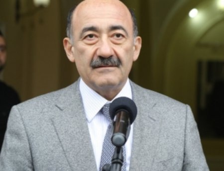 Əbülfəs Qarayev istefa ərizəsində nələr yazıb?