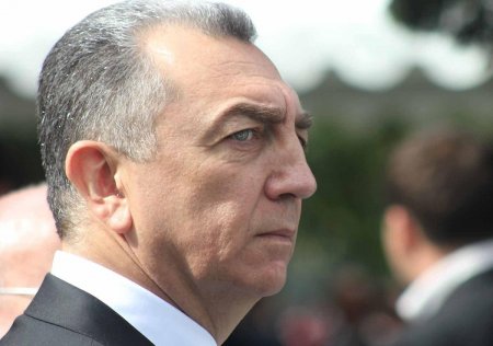 Eldar Əzizov Qaradağın icra başçısına töhmət verilməsinə münasibət bildirdi