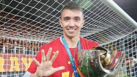 Fernando Muslera “Qalatasaray”la yeni müqavilə imzalamağa razılaşıb