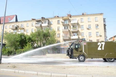 В Баку продезинфицированы более 400 улиц и проспектов (ФОТО)