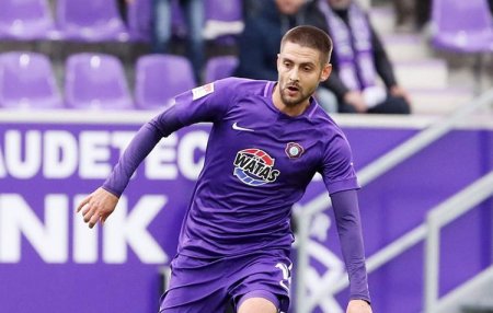 Azərbaycan millisinin futbolçusu 