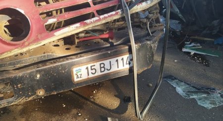 Cəlilabadda yük avtomobilləri toqquşub, 3 nəfər yaralanıb.