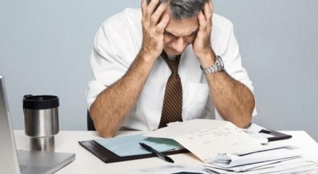 Vətəndaşı bir yandan pandemiya, digər yandan banklar sıxır: - Bəs güzəşt? Vətəndaşı bir yandan pandemiya, digər yandan banklar sıxır: - Bəs güzəşt?