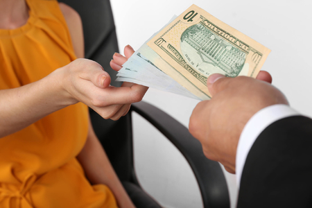 Bakıda qadın 63 700 manatlıq dələduzluq edib