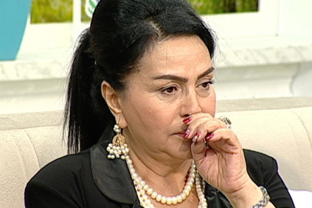 “Yaşadığı evə 40 min borcu var” – Firuzə İbadova qızıllarını satdı “Yaşadığı evə 40 min borcu var” – Firuzə İbadova qızıllarını satdı