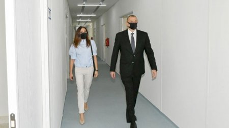Prezidentlə xanımı açılışda iştirak etdi 
