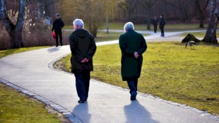 Yaşı 65-dən çox olan şəxslər küçəyə çıxmasınlar - Nazirlər Kabinetindən MÜRACİƏT