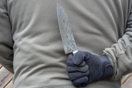 Bakıda 60 yaşlı kişi özünü bıçaqlayaraq öldürüb