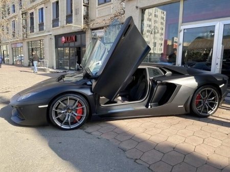 AZƏRBAYCANDA VARLILAR ÜÇÜN LÜKS HƏYAT TƏRZİ BAHALAŞIR — Yeni vergilərin tətbiqi nə vəd edir?