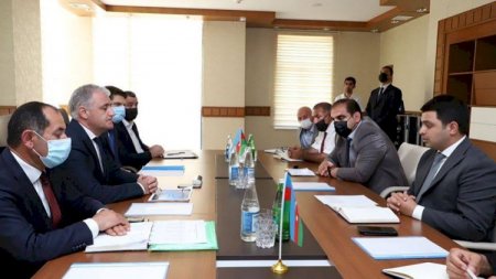 İcra başçısı karantin qaydalarını pozdu - Fotolar