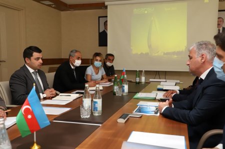 İcra başçısı karantin qaydalarını pozdu - Fotolar