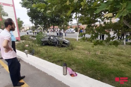 Mingəçevirdə avtomobil piyadaları vurub, 1-i ölüb, 4-ü xəsarət alıb - FOTO