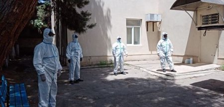 Gəncədə koronavirusdan ölən şəxsin dəfn görüntüləri - FOTO