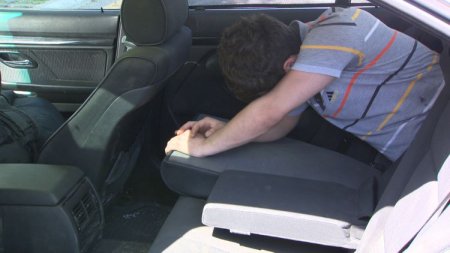 Abşeronda sərt karantin qaydalarını pozan sürücü və sərnişin həbs edilib FOTO