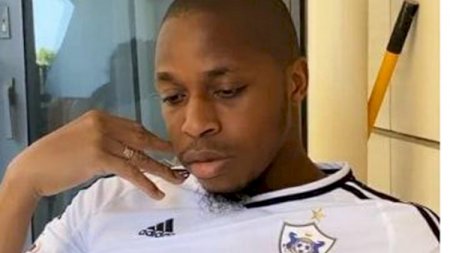 “Neftçi“nin futbolçusu “Qarabağ“ formasını geyindi, qalmaqal yarandı - Foto