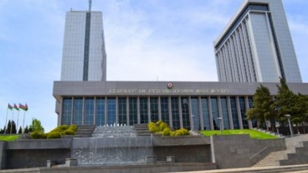 Koronavirus Milli Məclisə də ayaq açdı 