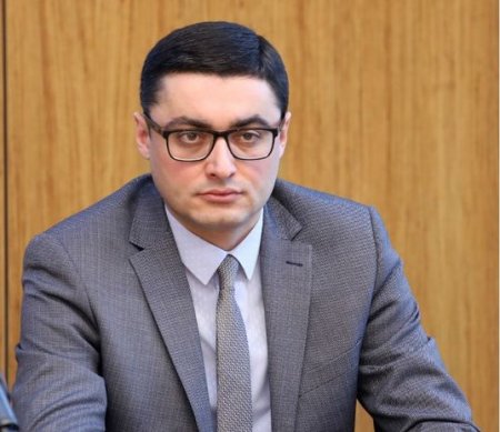 Nazirlik rəsmisindən deputatın tənqidlərinə REAKSİYA