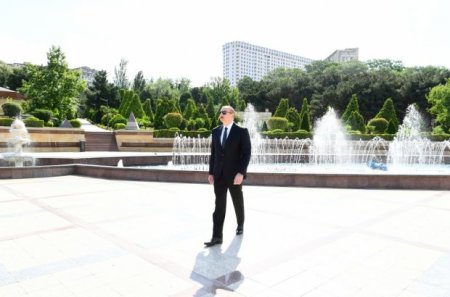 İlham Əliyev Bakının Neapol küçəsindəki yerüstü piyada keçidinin açılışında