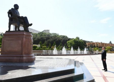 İlham Əliyev Bakının Neapol küçəsindəki yerüstü piyada keçidinin açılışında