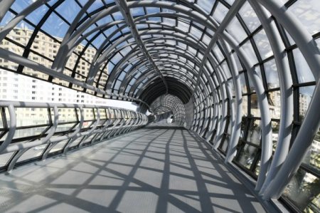 İlham Əliyev Bakının Neapol küçəsindəki yerüstü piyada keçidinin açılışında