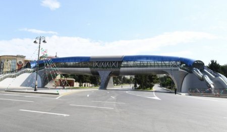 İlham Əliyev Bakının Neapol küçəsindəki yerüstü piyada keçidinin açılışında