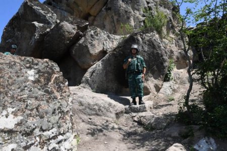 Elçin Quliyev “Qazax” əlahiddə sərhəd diviziyasının hərbi hissə və bölmələrində olub