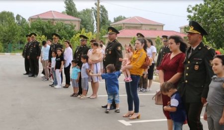 Naxçıvanda hərbçilərə xidməti mənzillər verildi - VİDEO
