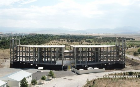 Президент Ильхам Алиев ознакомился со строительством Гянджинского дворца спорта (ФОТО)