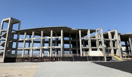 Президент Ильхам Алиев ознакомился со строительством Гянджинского дворца спорта (ФОТО)