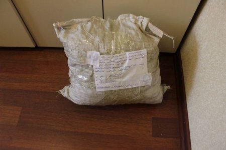 Taksi sərnişini 3,5 kiloqram marixuana ilə yaxalandı - Foto 