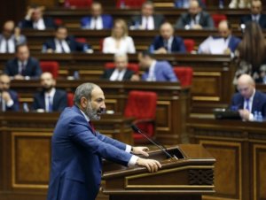 Paşinyan və tərəfdarları konstitusiya çevrilişində ittiham olunur