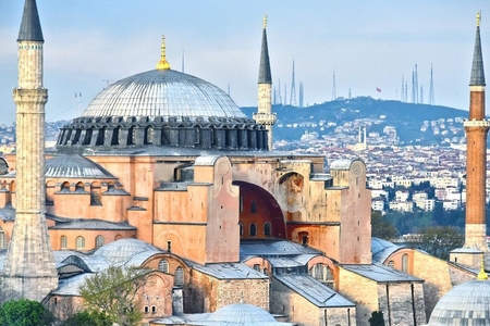 Türkiyə məhkəməsi Ayasofyanın məscid kimi fəaliyyət göstərməsi barədə qərar qəbul edib