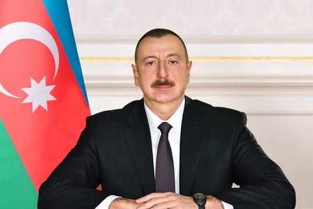 İlham Əliyev KİV nümayəndələrini təltif etdi