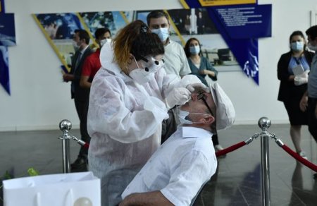 Jurnalistlər COVID-19 testindən keçirildi - FOTO