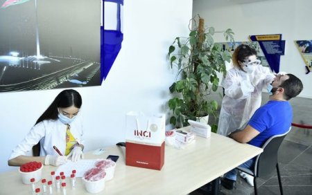 Jurnalistlər COVID-19 testindən keçirildi - FOTO