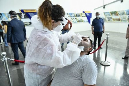 Jurnalistlər COVID-19 testindən keçirildi - FOTO
