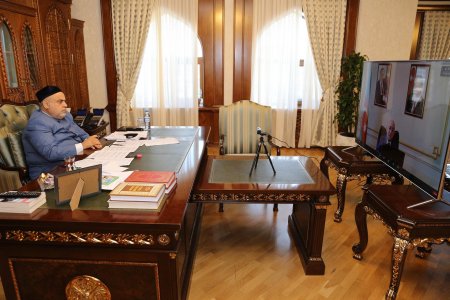 Allahşükür Paşazadə din xadimləri ilə videokonfrans formatında görüşüb