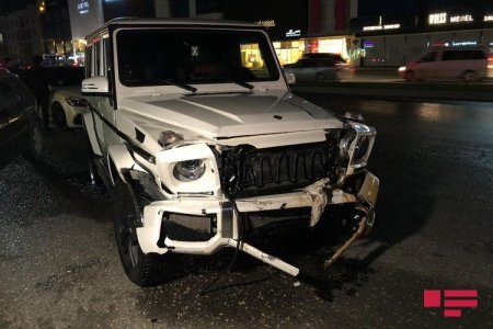 “Fairmont Baku”da əylənən İsmayılın avtomobili bu hala düşübmüş - Foto