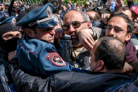 Siyasi ekspert: “Ermənistanda sosial və vətəndaş müharibəsinin əlamətləri müşahidə olunur”