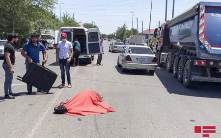 Baş həkimin oğlu maşınla ana və qızını vuraraq öldürdü - Fotolar