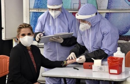 Daha bir ölkə başçısı koronavirusa yoluxdu - FOTO