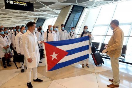 COVID-19 sahəsində çalışan 115 kubalı tibb mütəxəssisi Azərbaycana gəlib