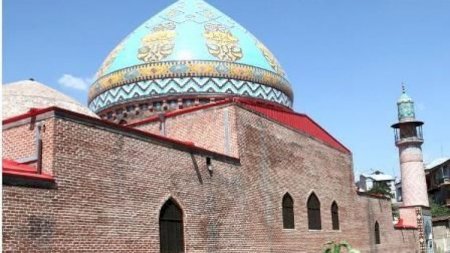 İrəvanda Göy məsciddə bomba panikası