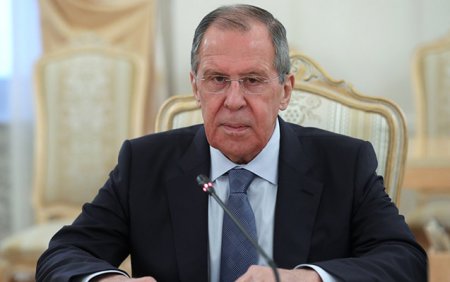 Lavrov səfirlərlə sərhəddəki münaqişəni müzakirə edib