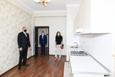 Bakıda şəhid ailələrinə, müharibə əlillərinə mənzillərin və avtomobillərin təqdim olunması mərasimi keçirilib - FOTO - YENİLƏNİB