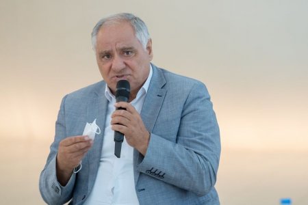 Prezidentin köməkçisi bir sıra ziyalı və ictimai xadimlərlə görüşüb - FOTO