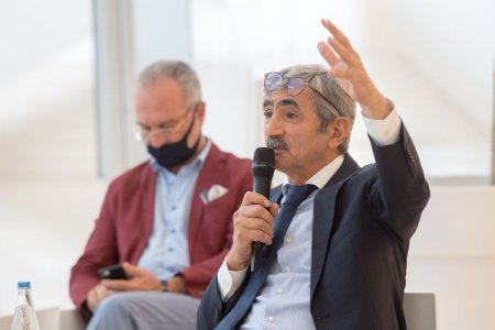 Prezidentin köməkçisi bir sıra ziyalı və ictimai xadimlərlə görüşüb - FOTO