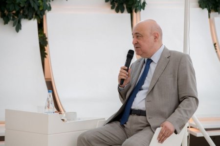 Prezidentin köməkçisi bir sıra ziyalı və ictimai xadimlərlə görüşüb - FOTO