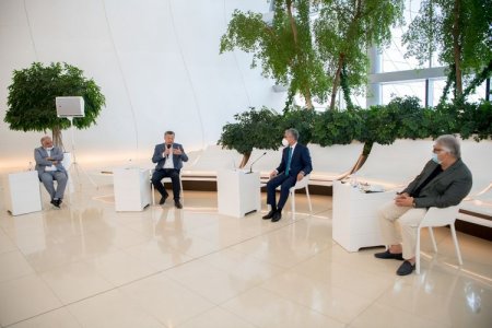 Prezidentin köməkçisi bir sıra ziyalı və ictimai xadimlərlə görüşüb - FOTO